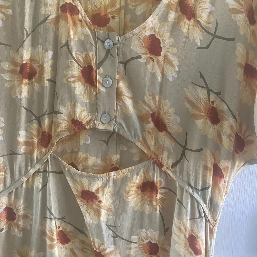 Beautiful Christy Dawn dress. New without tags. - Picture 4 of 8